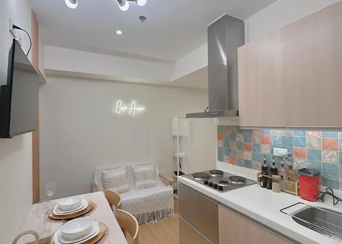 Casa Azure Staycation Aparthotel *